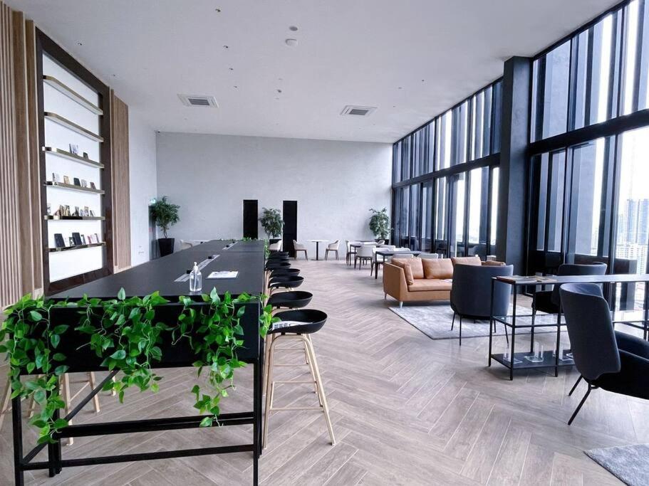 2br Luxury #rooftoppool #beacon Pangsapuri Georgetown